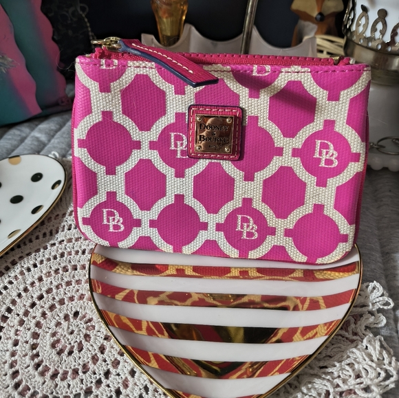 Dooney & Bourke Pink and White Geometric Clutch - Picture 1 of 3